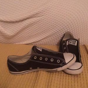 Converse women’s size 8 black NO LACES